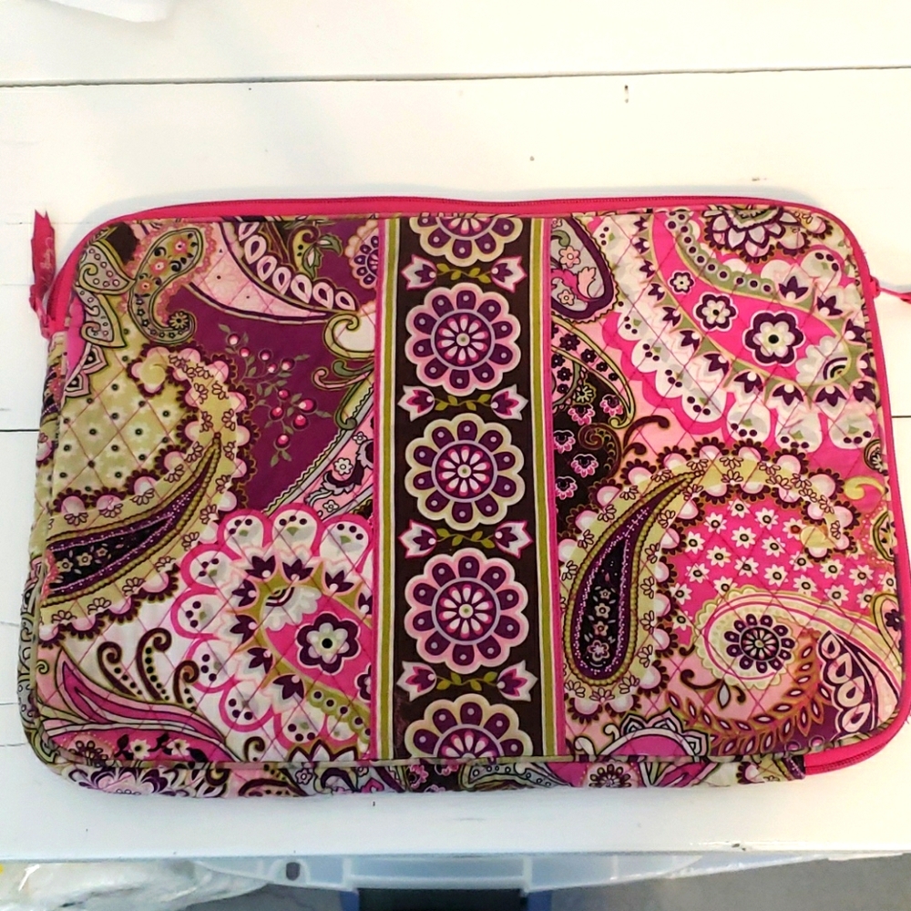 Laptop carrying case